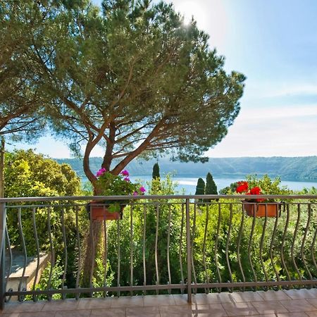 Villalbert Castel Gandolfo Bagian luar foto